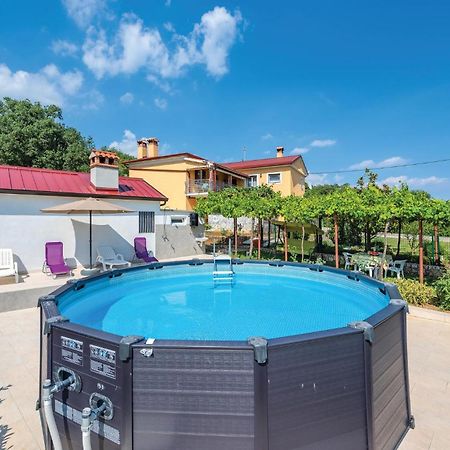 Cozy Apartment In Pican With Kitchen ภายนอก รูปภาพ